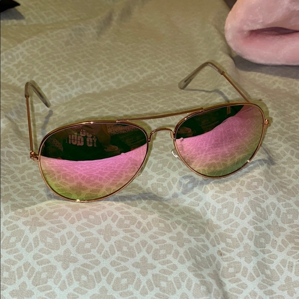 Simple cute sunglasses